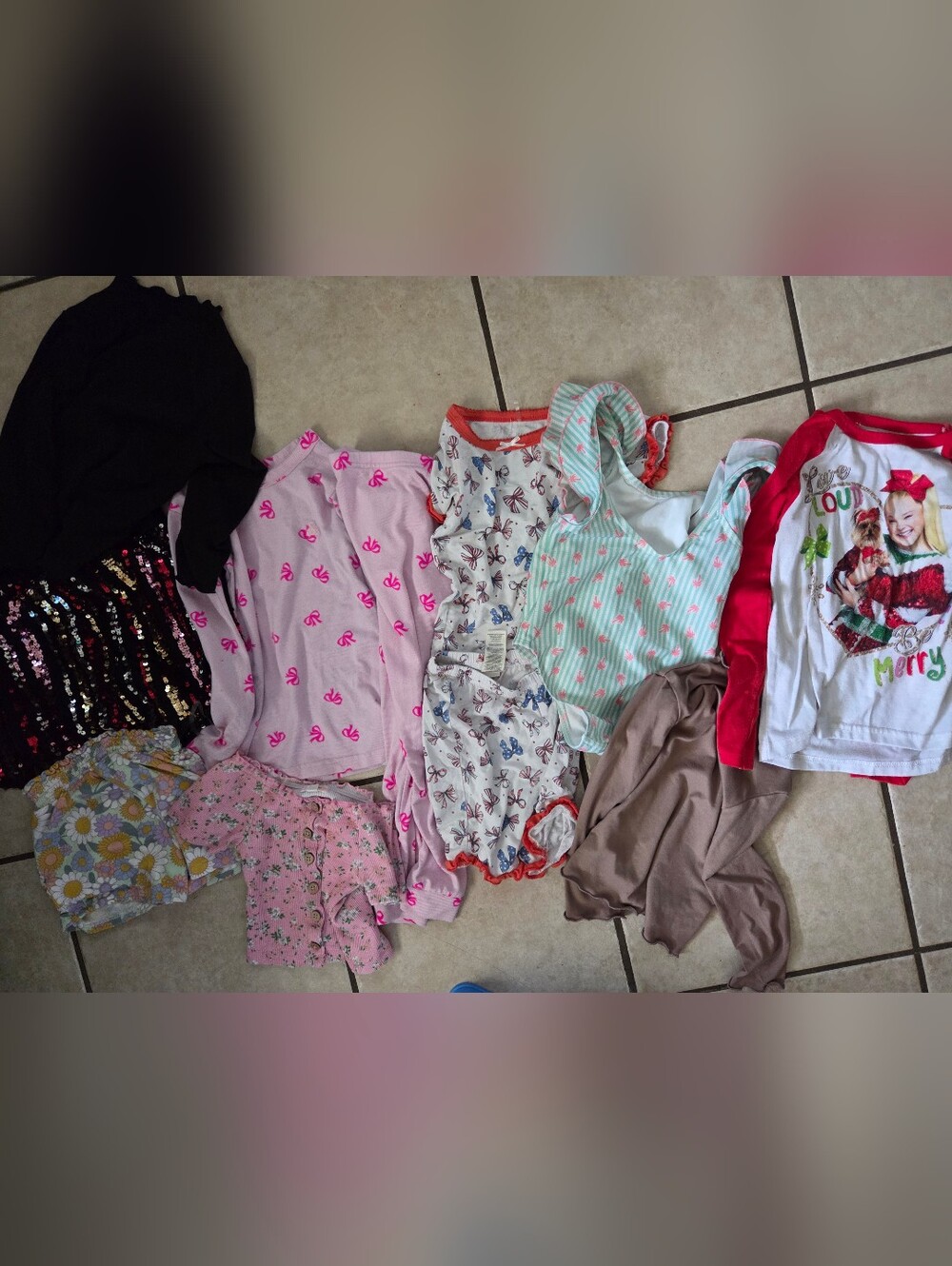 Girls Size 4 Mixed Bundle Of Clothes
